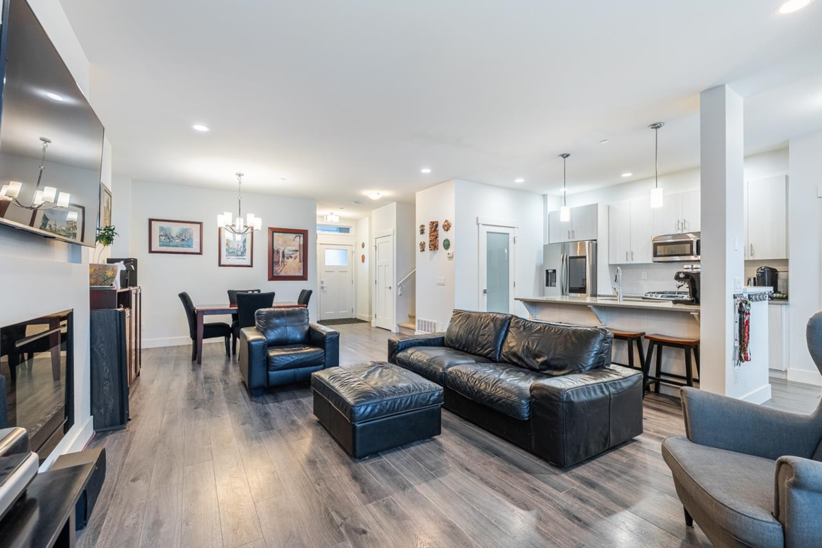 Primary Bathroom Photo of 11167 240th Street, Maple Ridge, BC