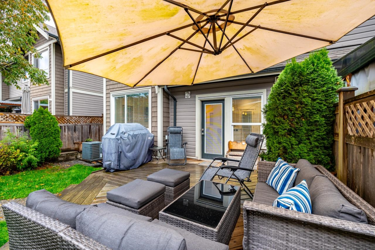 Swimming Pool Photo of 11167 240th Street, Maple Ridge, BC