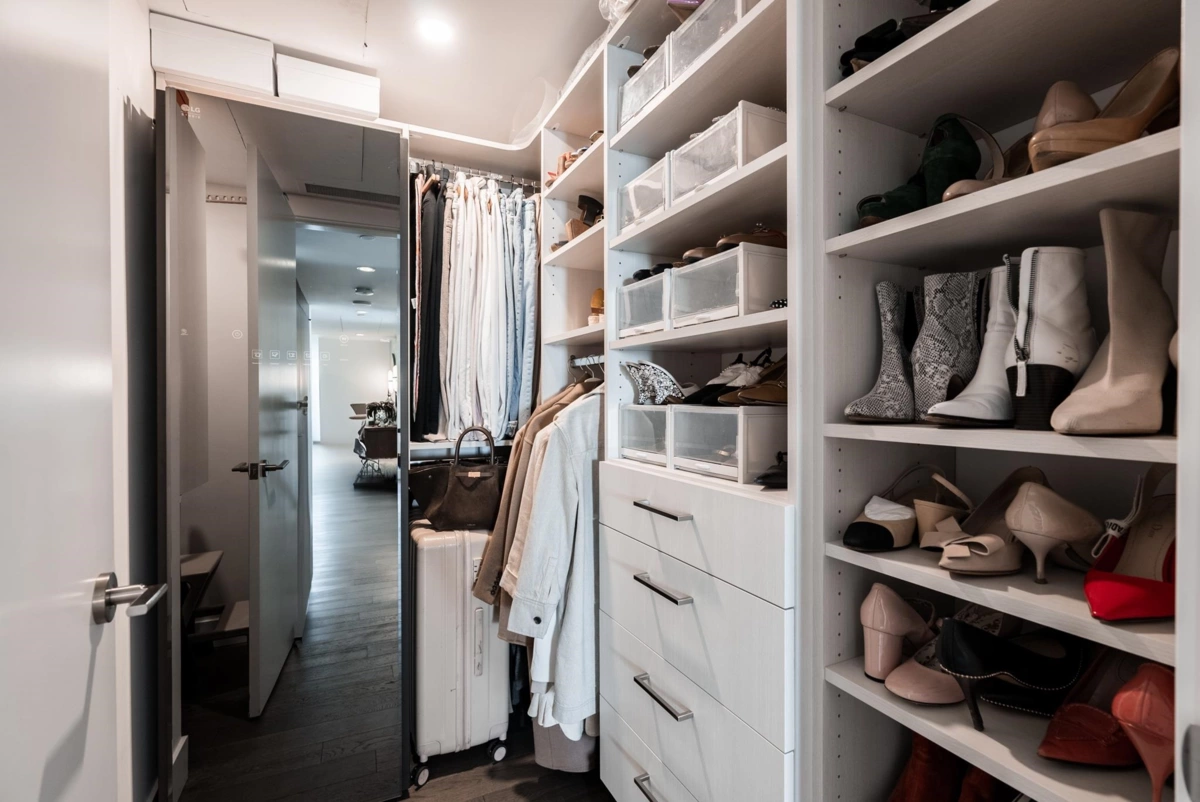 Front Yard Photo of 2502 499 Pacific Street, Vancouver, BC