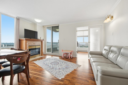 Kitchen Island Photo of 1808 7077 Beresford Street, Burnaby, BC