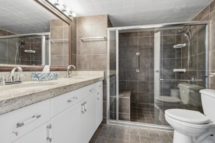 Walk-In Closet Photo of 1808 7077 Beresford Street, Burnaby, BC