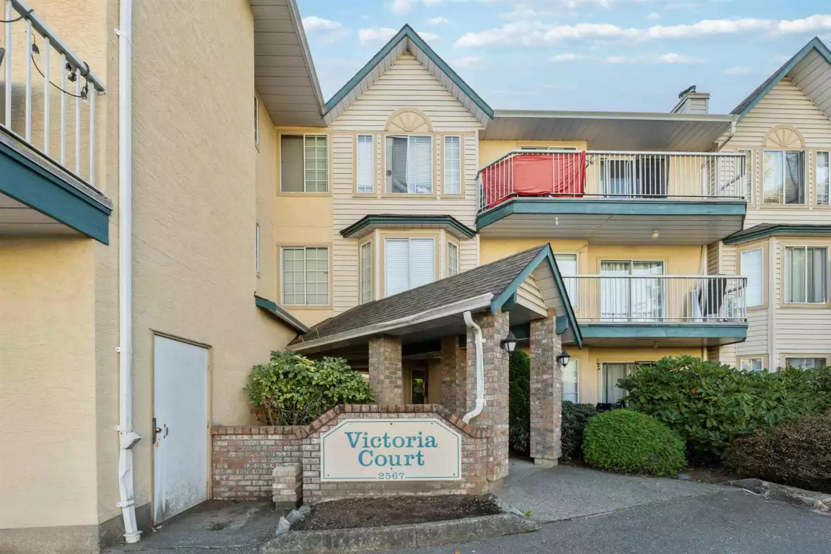 Exterior Rear Photo of 206 2567 Victoria Street, Abbotsford, BC