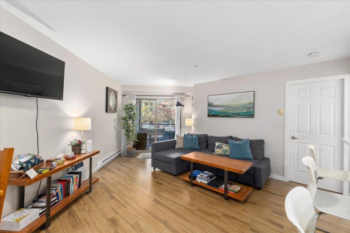 Family Room Photo of 3220 240 Sherbrooke Street, New Westminster, BC
