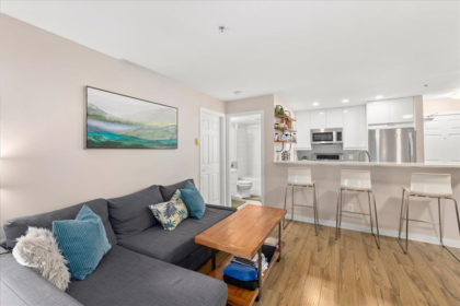 Kitchen Island Photo of 3220 240 Sherbrooke Street, New Westminster, BC