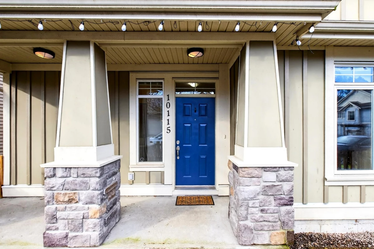Family Room Photo of 10115 240a Street, Maple Ridge, BC