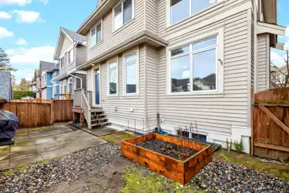 Front Yard Photo of 10115 240a Street, Maple Ridge, BC