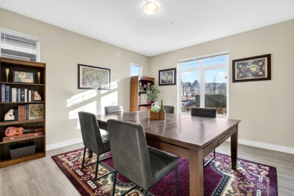 Kitchen Island Photo of 10115 240a Street, Maple Ridge, BC