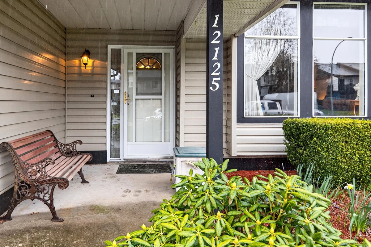Family Room Photo of 12125 189a Street, Pitt Meadows, BC