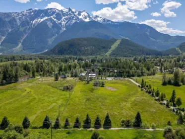 Hot Tub / Spa Photo of 1470 Fraser Road, Pemberton, BC