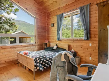 Walk-In Closet Photo of 1470 Fraser Road, Pemberton, BC