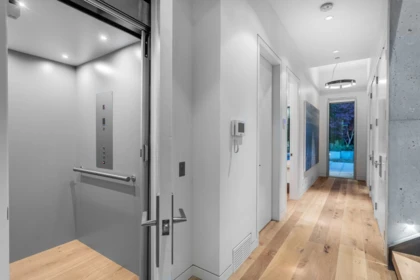 Guest Bathroom Photo of 2893 Bellevue Avenue, West Vancouver, BC