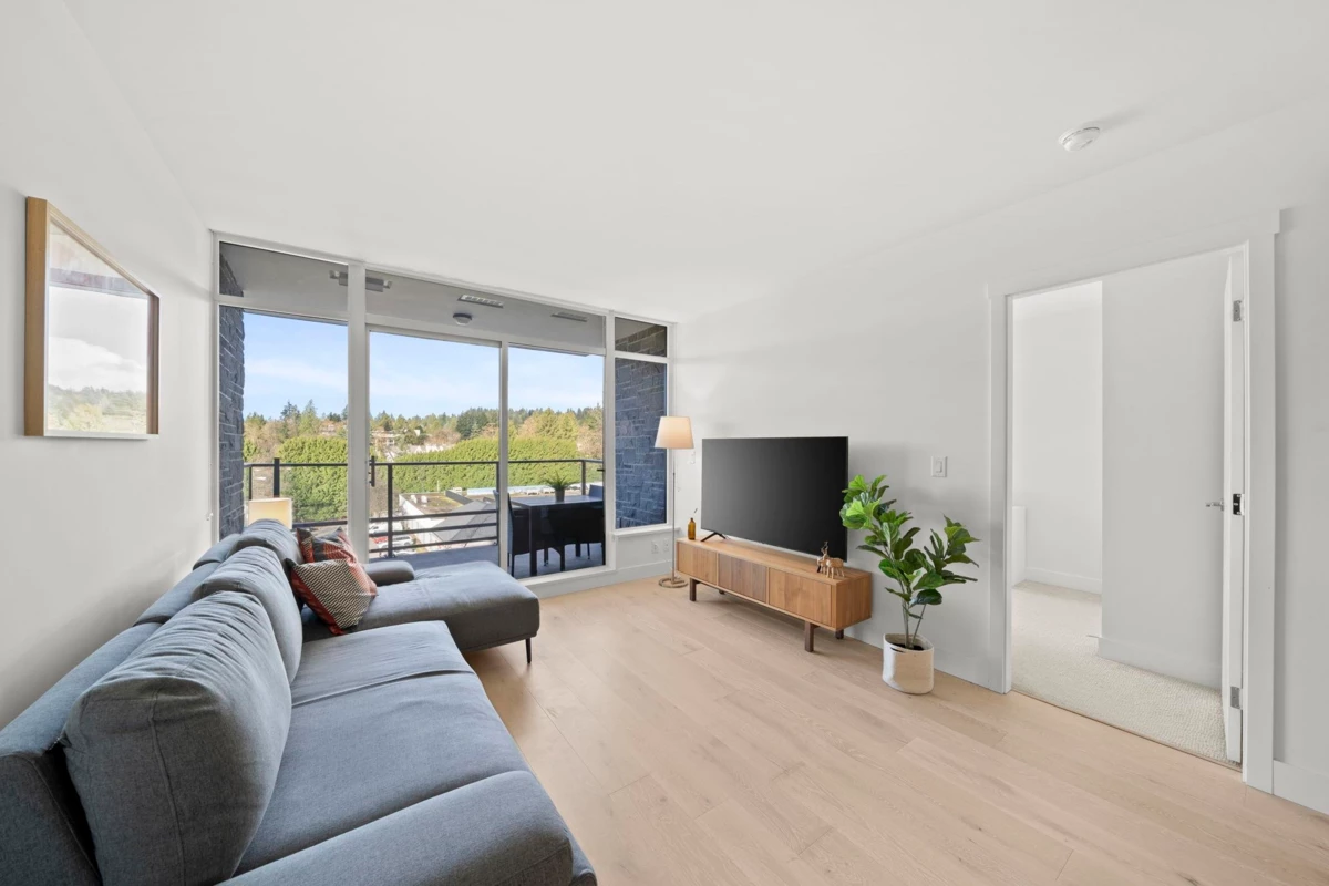 Family Room Photo of 404 1210 E 27th Street, North Vancouver, BC