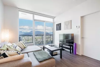 4210 1955 Alpha Way, Burnaby, BC, Burnaby — Apartment/Condo for sale
