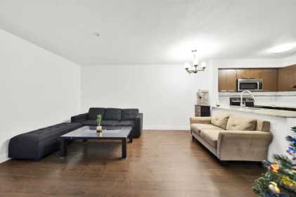 Kitchen Photo of 305 13883 Laurel Drive, Surrey, BC