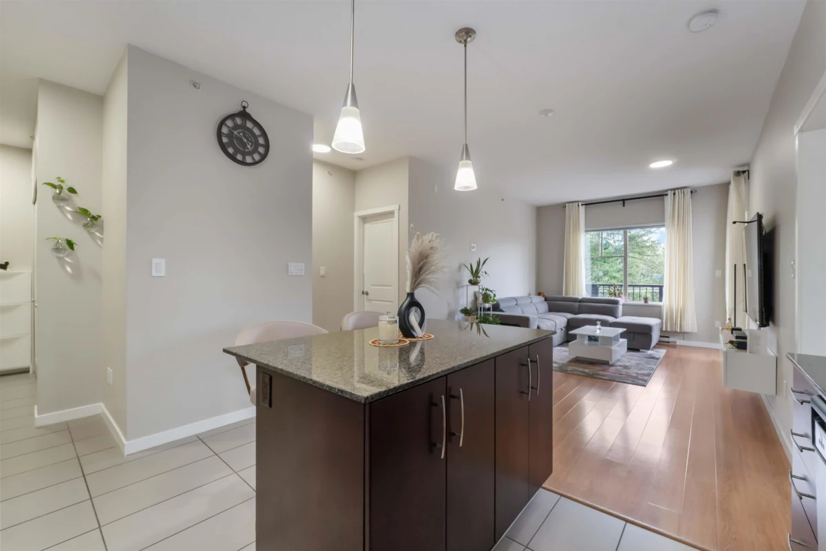 Dining Area Photo of 404 22290 North Avenue, Maple Ridge, BC