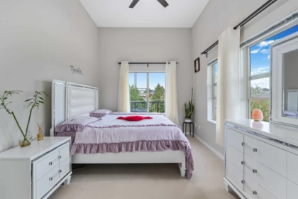 Guest Bathroom Photo of 404 22290 North Avenue, Maple Ridge, BC