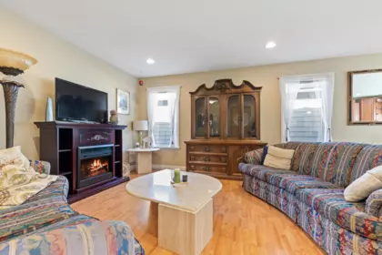 Loft / Bonus Room Photo of 100 46000 Thomas Road, Chilliwack, BC