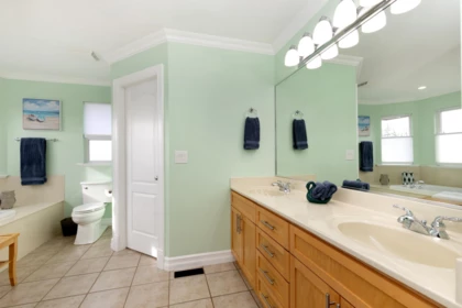 Guest Bathroom Photo of 8022 Little Terrace, Mission, BC
