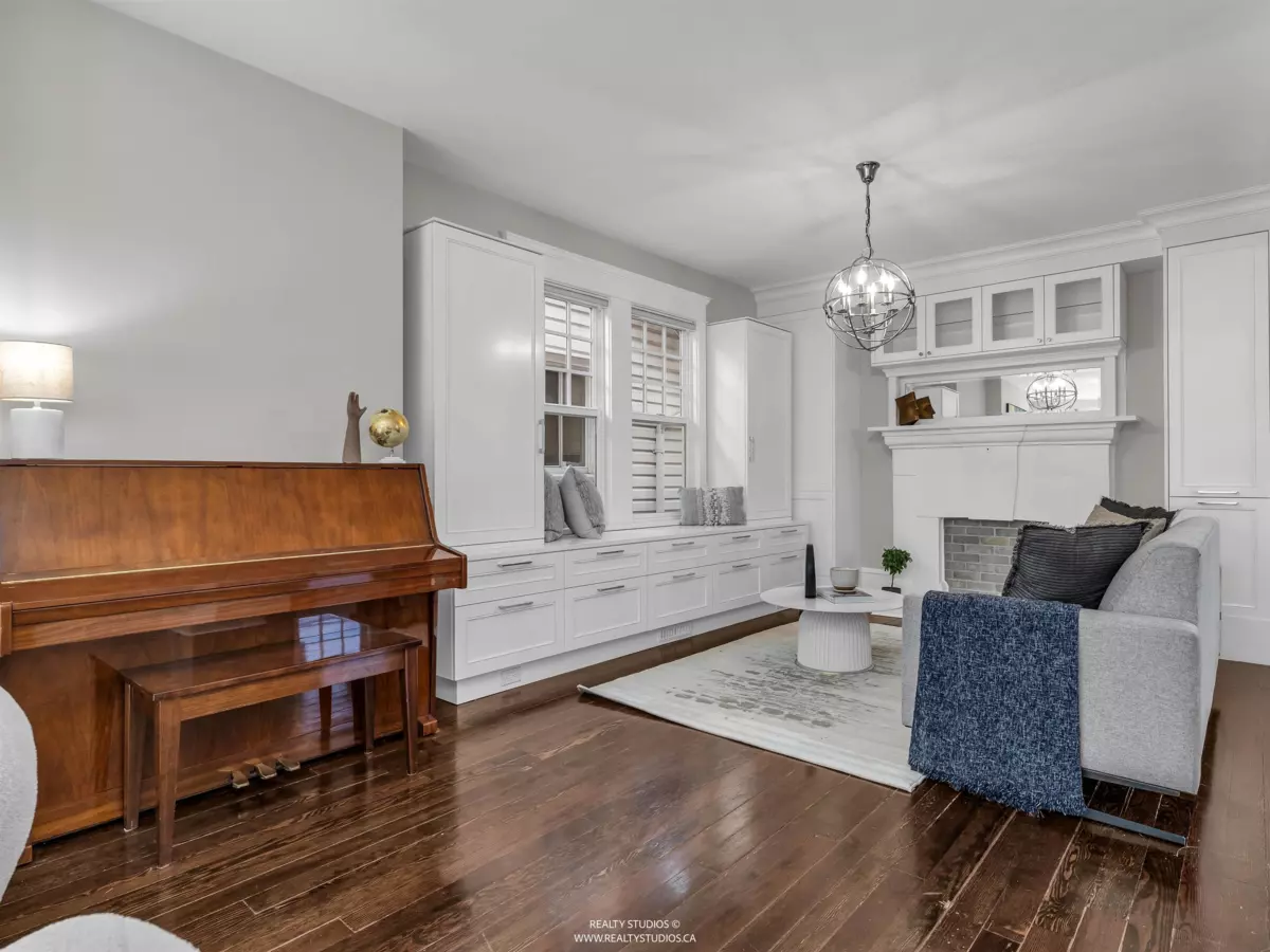 Dining Area Photo of 4446 Quebec Street, Vancouver, BC