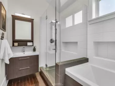 Guest Bathroom Photo of 4446 Quebec Street, Vancouver, BC