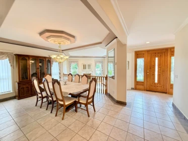 Kitchen Island Photo of 2485 148a Street, Surrey, BC