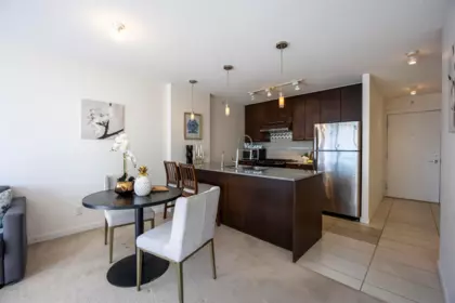 811 5811 No. 3 Road, Richmond, BC, Richmond — Apartment/Condo for sale
