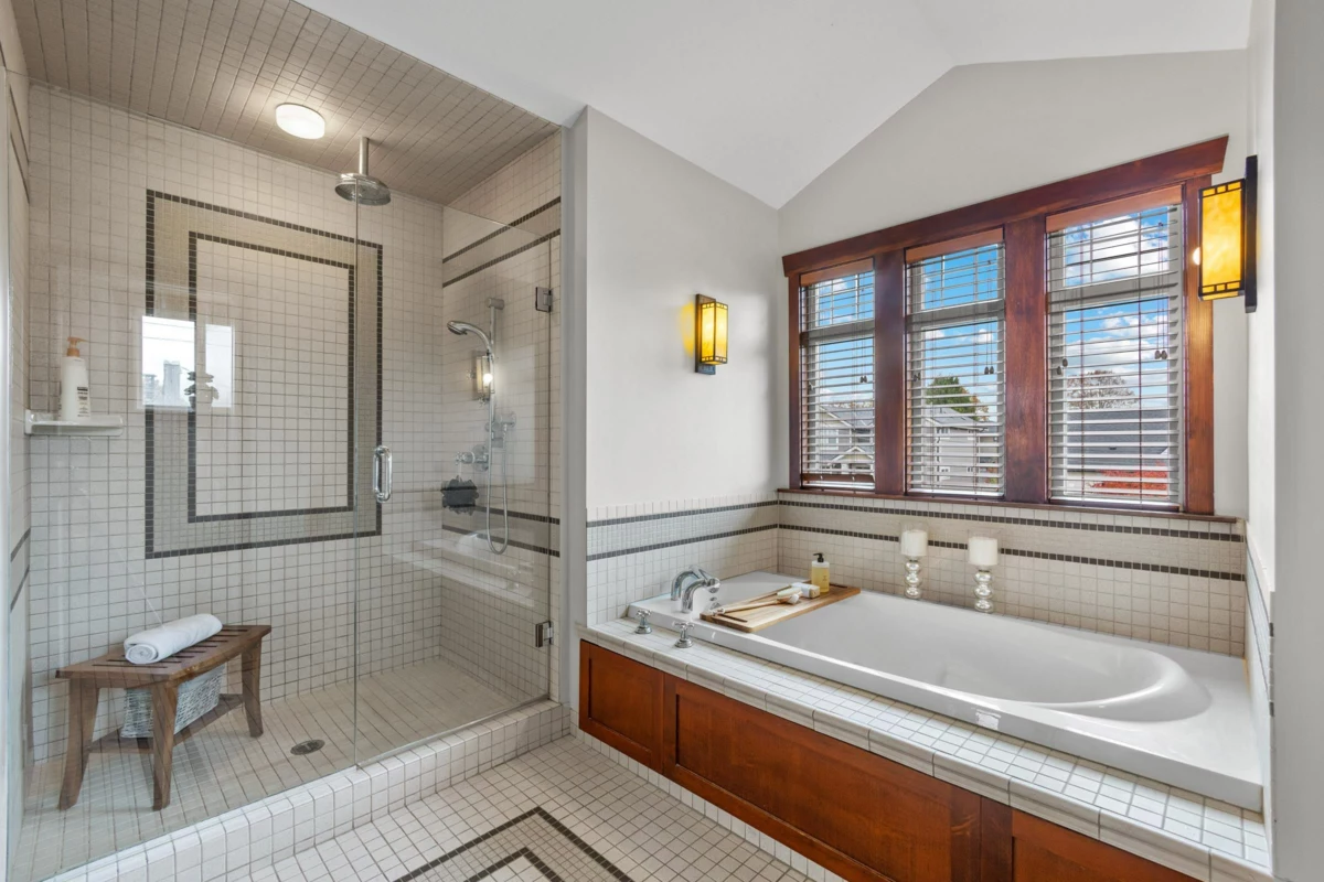 Laundry Room Photo of 186 Macdonald Avenue, Burnaby, BC