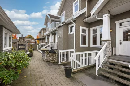 Hot Tub / Spa Photo of 186 Macdonald Avenue, Burnaby, BC