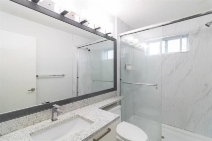 Primary Bathroom Photo of 1411 Salter Street, New Westminster, BC