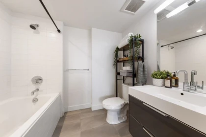 Walk-In Closet Photo of 609 1325 Rolston Street, Vancouver, BC