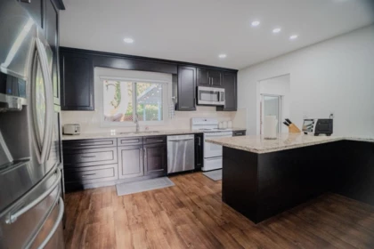 Kitchen Island Photo of 6154 130b Street, Surrey, BC