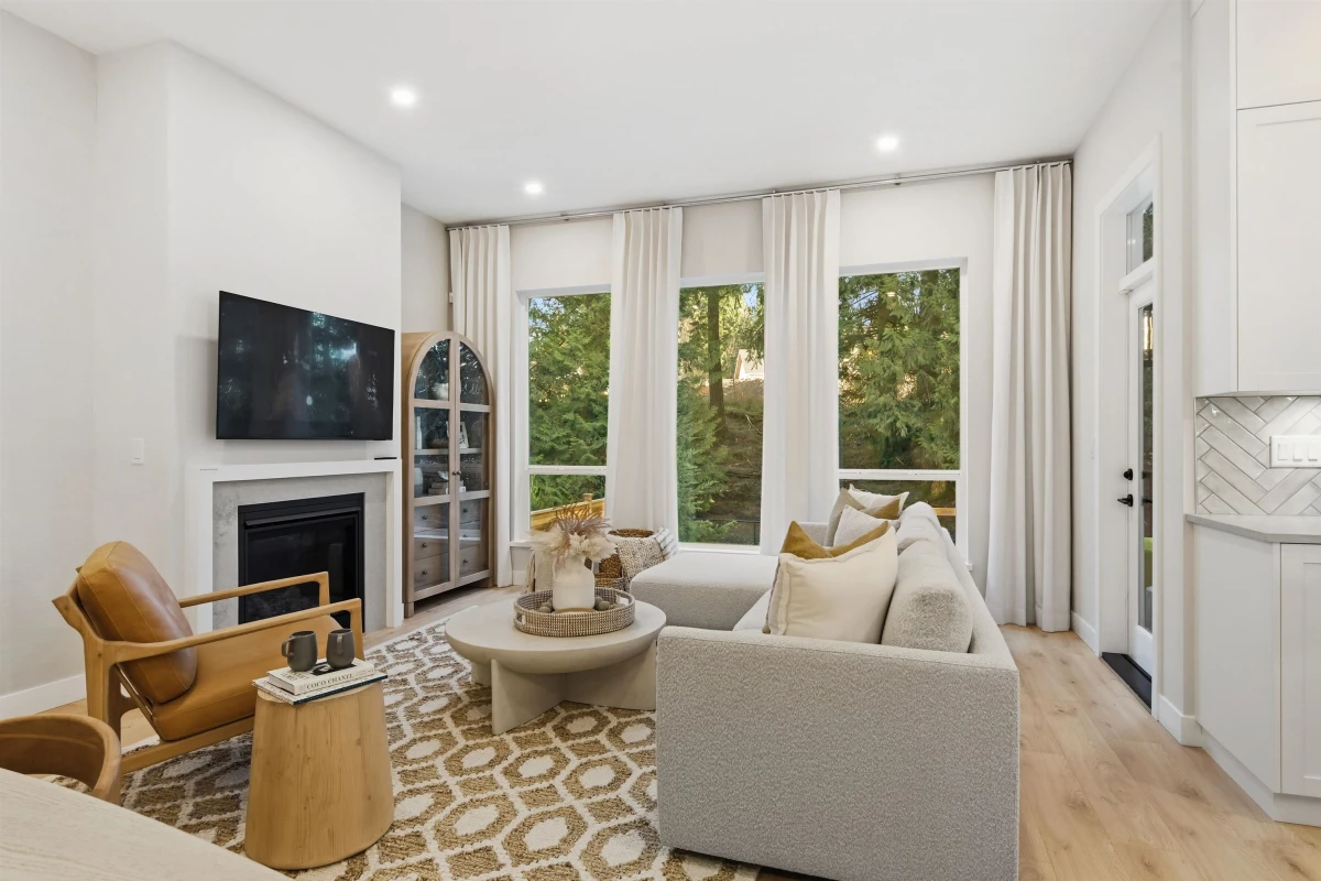 Living Room Photo of 34705 Somerset Avenue, Abbotsford, BC