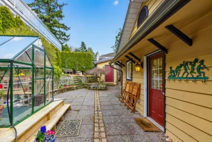 Hot Tub / Spa Photo of 1279 Everall Street, White Rock, BC