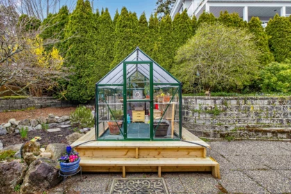 Outdoor Kitchen Photo of 1279 Everall Street, White Rock, BC