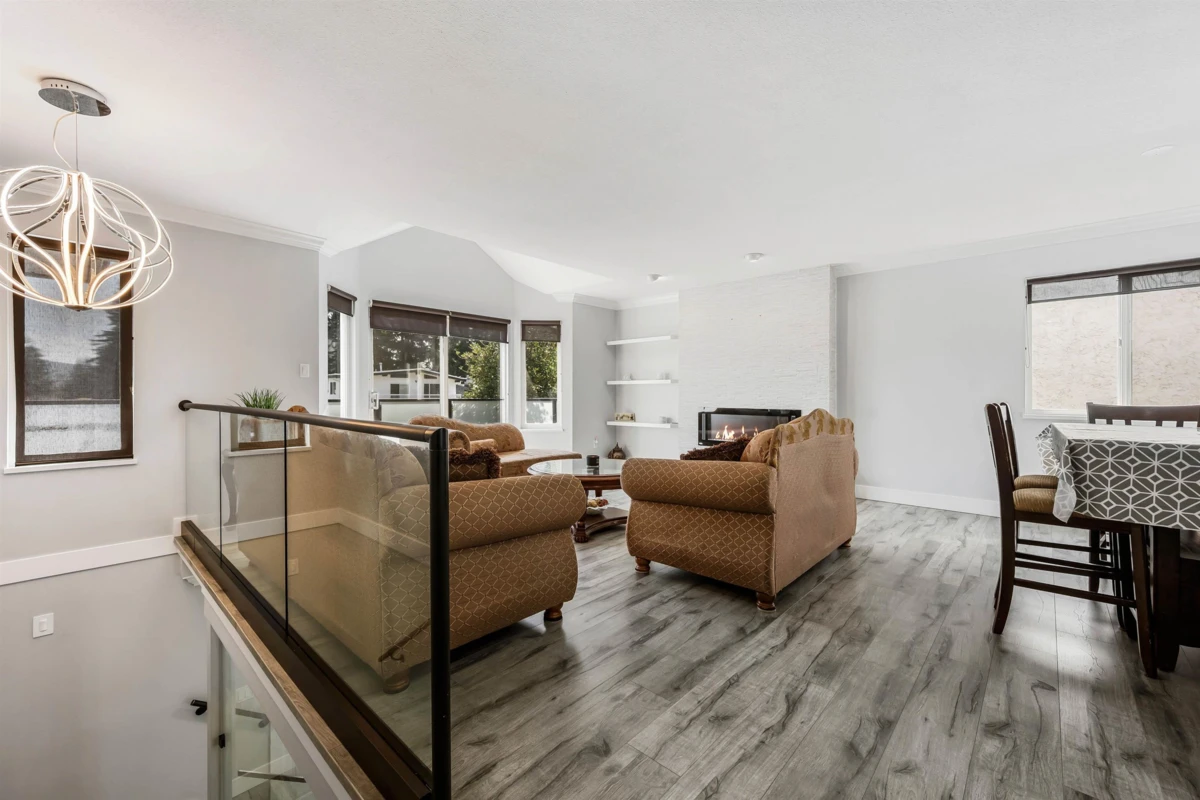 Dining Area Photo of 3115 Mouat Drive, Abbotsford, BC