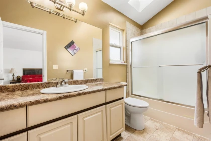 Hallway Photo of 3115 Mouat Drive, Abbotsford, BC
