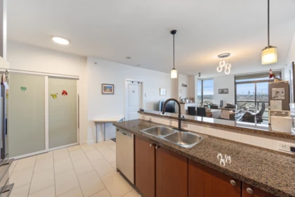 1703 15 E Royal Avenue, New Westminster, BC, New Westminster — Apartment/Condo for sale
