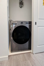 Mudroom Photo of 1703 15 E Royal Avenue, New Westminster, BC