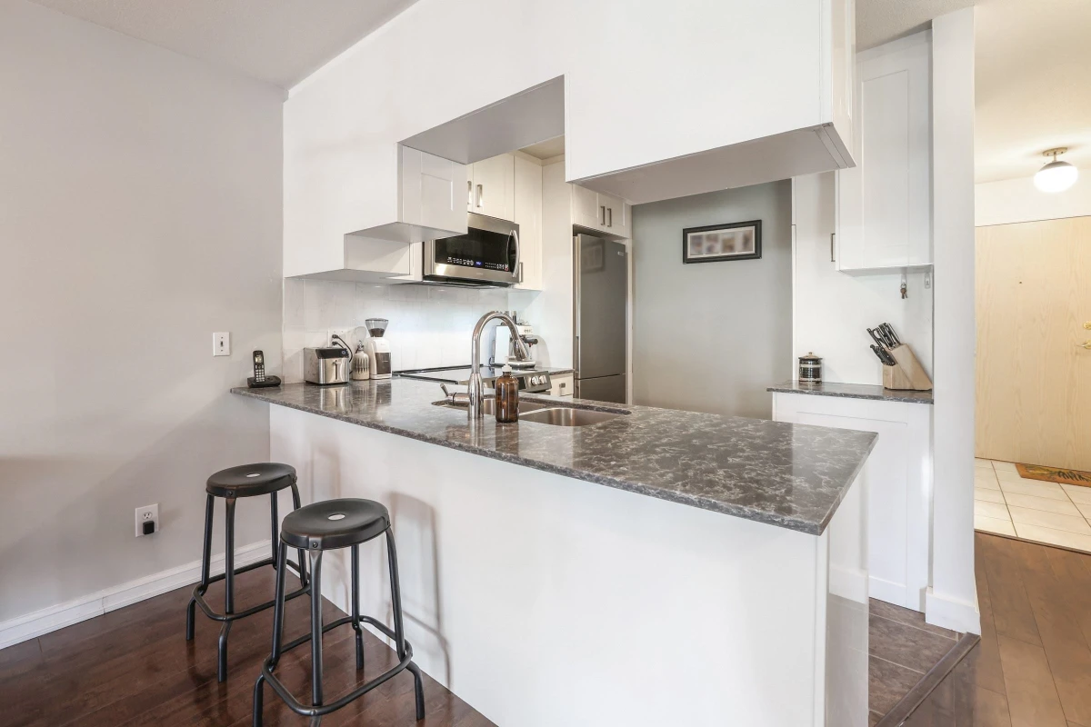 Dining Area Photo of 304 135 Eleventh Street, New Westminster, BC
