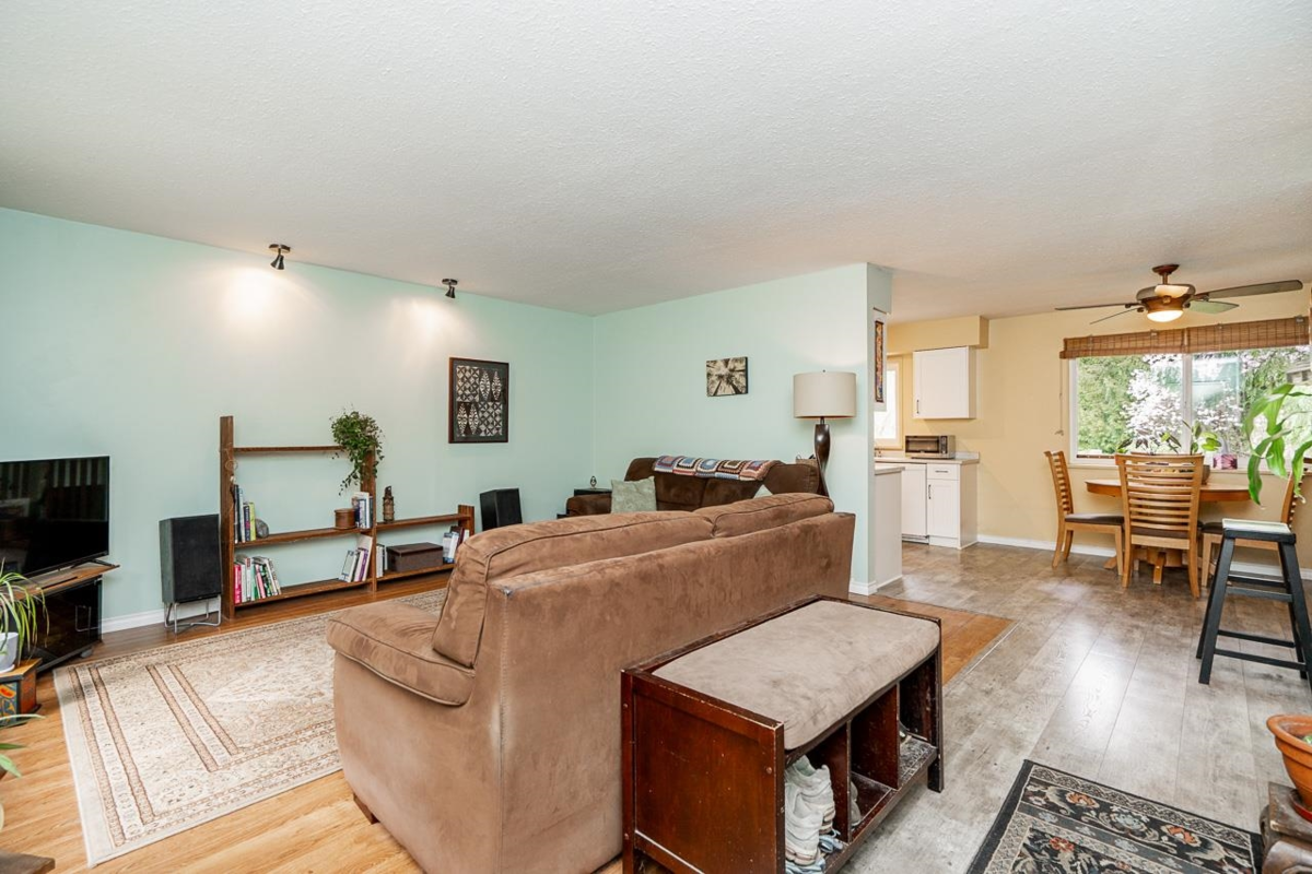Family Room Photo of 49163 Bell Acres Road, Sardis - Chwk River Valley, BC