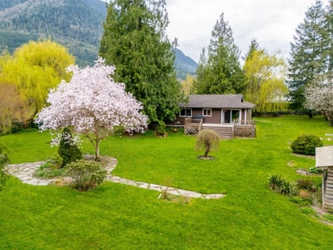 Front Yard Photo of 49163 Bell Acres Road, Sardis - Chwk River Valley, BC