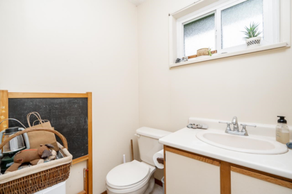Mudroom Photo of 49163 Bell Acres Road, Sardis - Chwk River Valley, BC