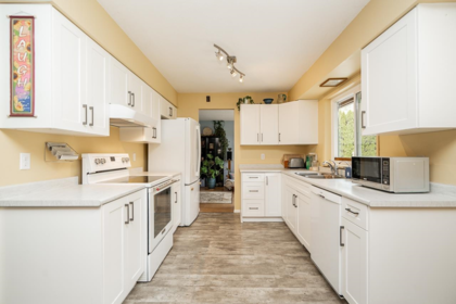 Walk-In Closet Photo of 49163 Bell Acres Road, Sardis - Chwk River Valley, BC