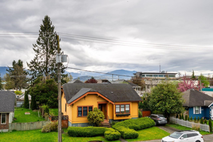 Swimming Pool Photo of 204 46021 Second Avenue, Chilliwack, BC