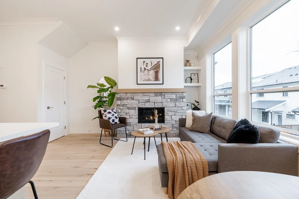 Dining Area Photo of 102 16612 18a Avenue, Surrey, BC