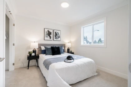 Entry Foyer Photo of 102 16612 18a Avenue, Surrey, BC