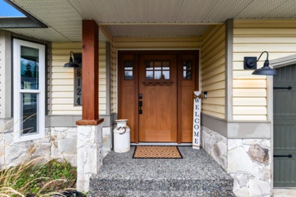 Entry Foyer Photo of 8124 Forbes Street, Mission, BC