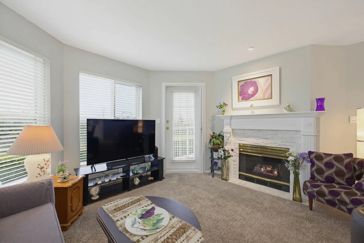 Dining Area Photo of 206 15150 108 Avenue, Surrey, BC