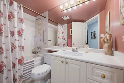 Mudroom Photo of 206 15150 108 Avenue, Surrey, BC
