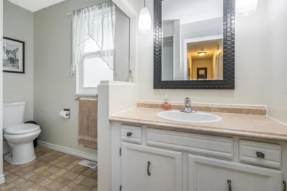 Powder Room Photo of 35183 Ewert Avenue, Mission, BC